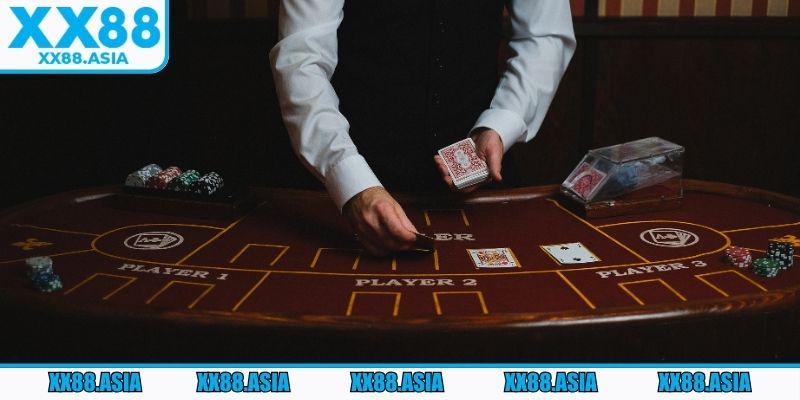 Bài liêng tạo nên những ván bài căng thẳng